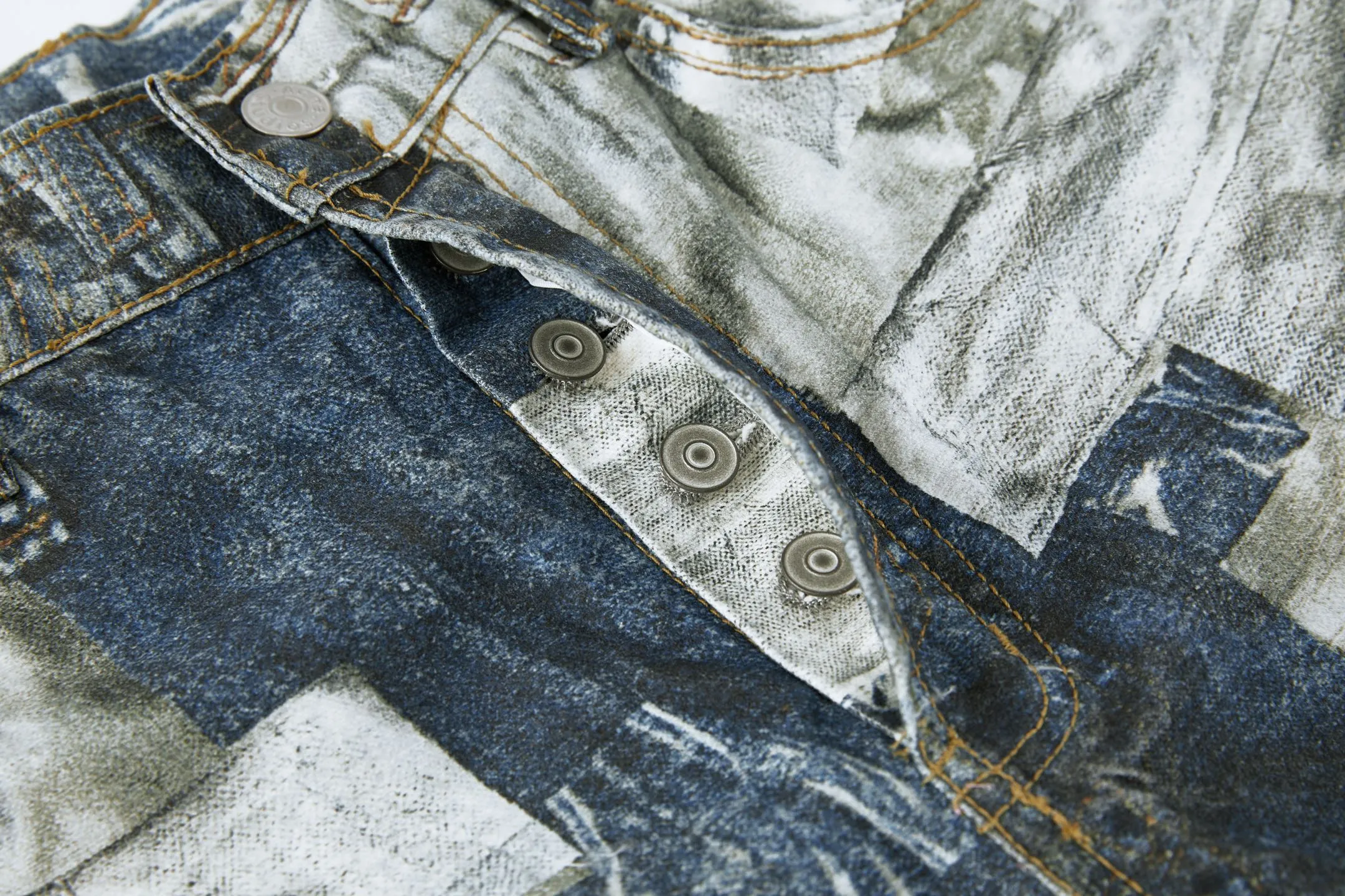 ACN trompe l'oeil print Series denim trousers. Fabric: Made of 12oz 10*7 twill denim pure cotton. Accessories: Buttons are made of electroplated distressed hardware buttons. Technology: Printing adopts 3D direct injection technology, with multiple color combinations to highly restore the original 1:1 effect. Craftsmanship: Chaoyi fried color, 20 pieces per tank customized with the same color and distressed craftsmanship. Craftsmanship: Garment washing, frying, fixing the pattern, fixing the color to add hand feel, etc... This pair of jeans is made of brushed denim, soft to the touch. The seasonal trompe l'oeil print shows floral patterns peeking out from under ripped jeans. These jeans have a relaxed fit with a mid-low rise and wide, loose legs. Accessories: Customized 1:1 washed trademark Accessories: Customized 1:1 electroplated buttons Process: Customized 1:1 illusion printing Size: S-M-L-XL Color: Washed blue Style number: 8886588